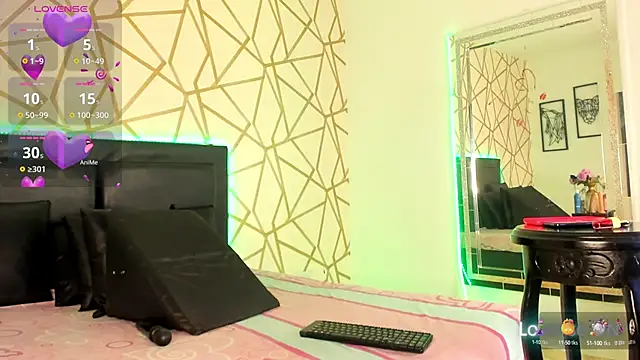 EmilyyRosee  online show from February 25, 8:41 pm