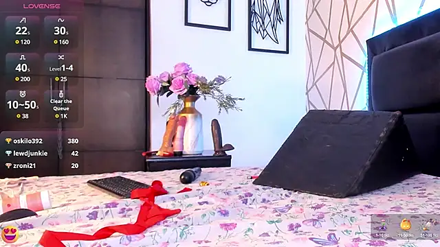 EmilyyRosee  online show from March 13, 12:46 pm