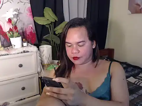 Snapshot of sweetyula chatting on December 18, 8:09 am sweetyula online show from December 18, 8:09 am