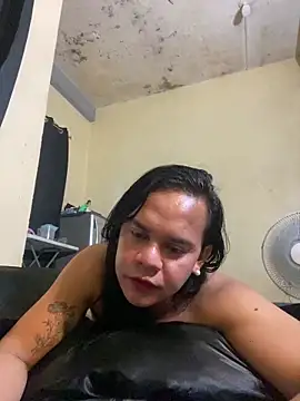 sweetyula online show from May 15, 11:34 pm