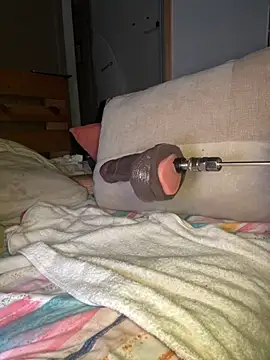 Snapshot of ROUSSH chatting on February 21, 10:38 am ROUSSH online show from February 21, 10:38 am