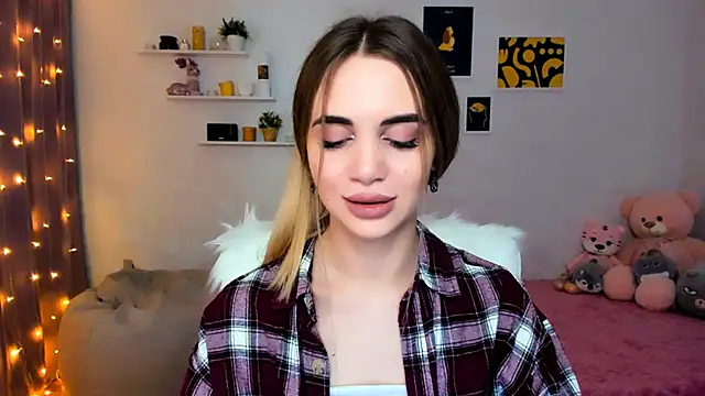 aPieceOfJoy online show from December 23, 12:25 am