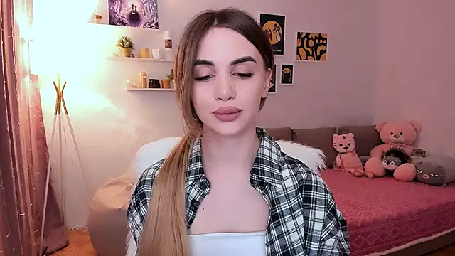 aPieceOfJoy online show from March 6, 9:20 pm