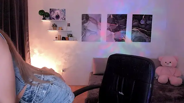 aPieceOfJoy online show from September 21, 11:39 pm