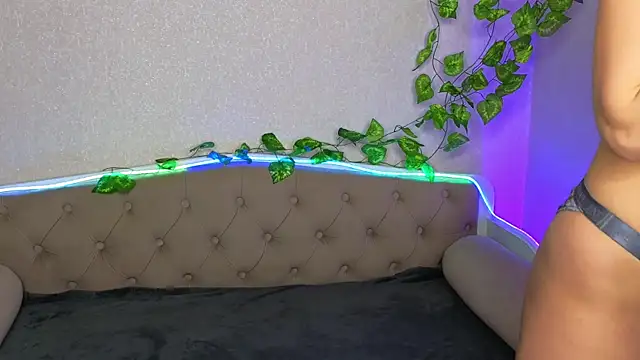 Snapshot of ParadisePleasure_ chatting on January 28, 1:39 am ParadisePleasure  online show from January 28, 1:39 am