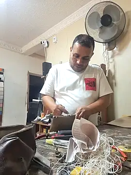 Snapshot of Ben_joseph1976 chatting on February 17, 8:15 pm Ben joseph1976 online show from February 17, 8:15 pm