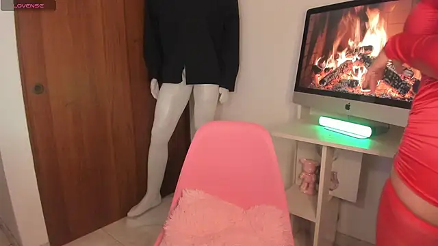 whitneyhot online show from February 24, 1:25 am