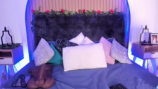 Karlagonzales  online show from April 12, 8:08 am