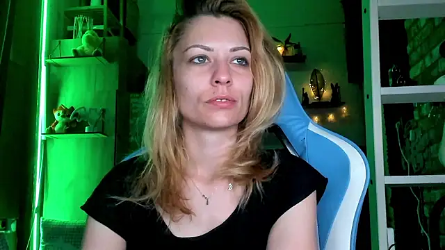 karo123421 online show from March 19, 3:43 am