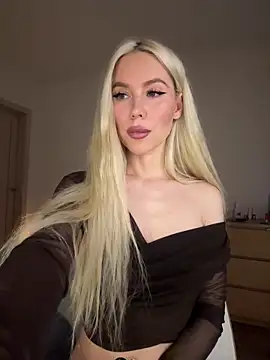 xDinnax online show from November 25, 7:41 am