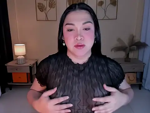 MaxeneCullens online show from December 15, 6:28 am