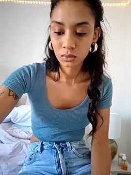 Snapshot of Leaberry chatting on September 10, 1:55 pm Leaberry online show from September 10, 1:55 pm