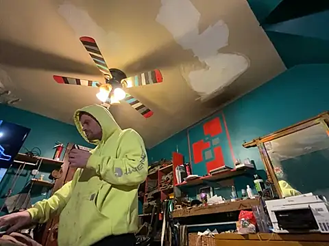 charactrzero online show from December 22, 5:56 am