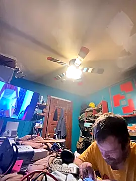 Snapshot of charactrzero chatting on January 8, 11:07 pm charactrzero online show from January 8, 11:07 pm