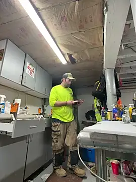 Snapshot of charactrzero chatting on January 14, 10:47 pm charactrzero online show from January 14, 10:47 pm