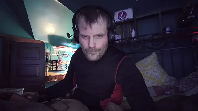 Snapshot of charactrzero chatting on February 1, 2:59 pm charactrzero online show from February 1, 2:59 pm