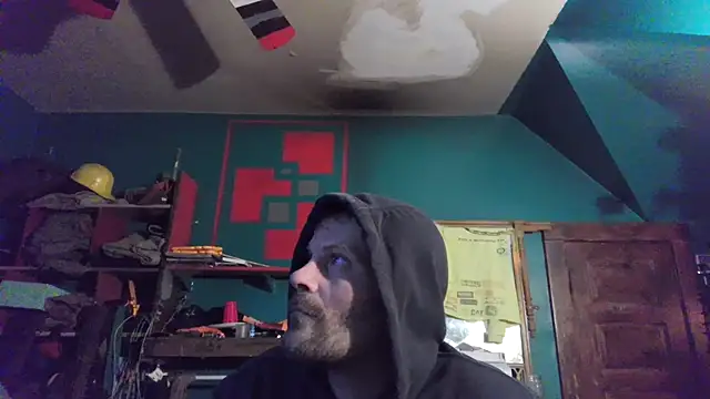 Snapshot of charactrzero chatting on February 6, 2:38 am charactrzero online show from February 6, 2:38 am