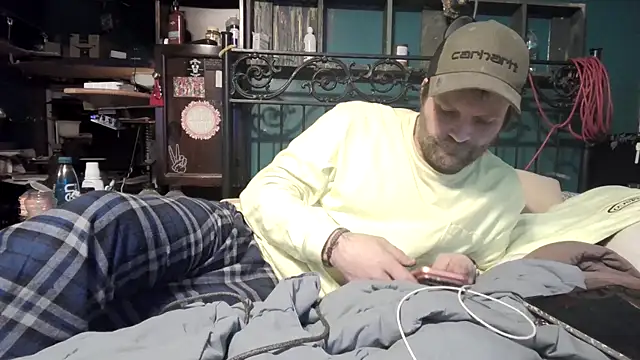 Snapshot of charactrzero chatting on February 9, 4:49 am charactrzero online show from February 9, 4:49 am