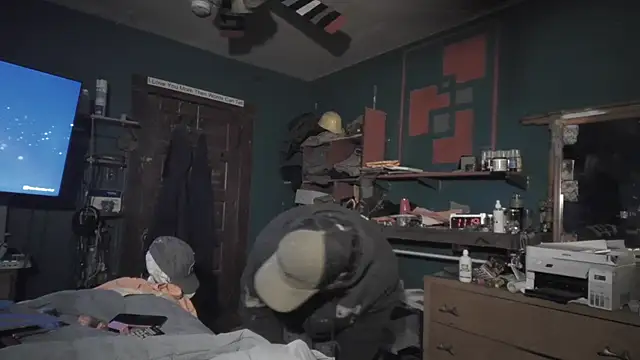 Snapshot of charactrzero chatting on February 17, 11:44 pm charactrzero online show from February 17, 11:44 pm