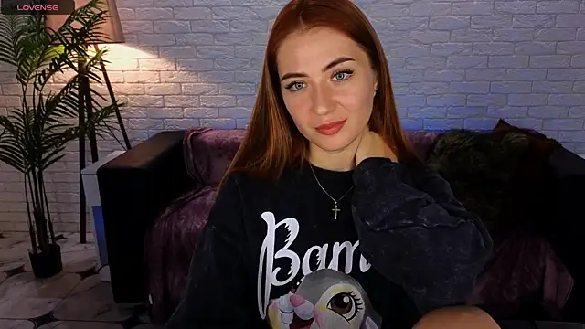 Adelyna Bird online show from December 2, 7:36 am