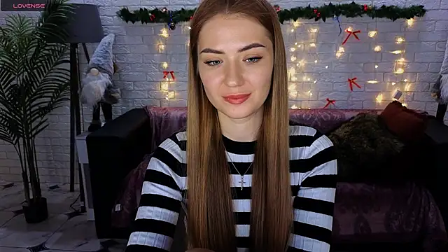 Adelyna Bird online show from December 22, 10:28 am