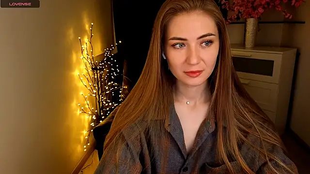 Adelyna Bird online show from June 4, 6:30 am
