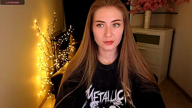 Adelyna Bird online show from June 11, 7:06 am