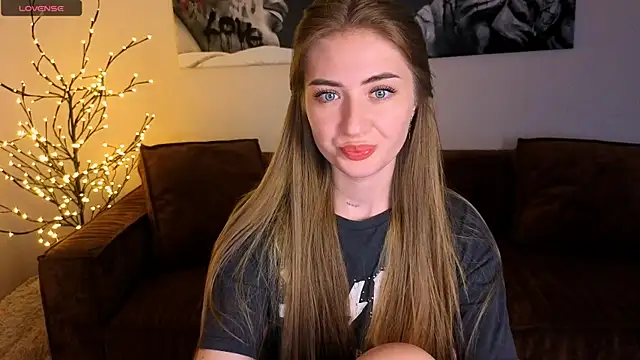 Adelyna Bird online show from June 18, 7:08 am