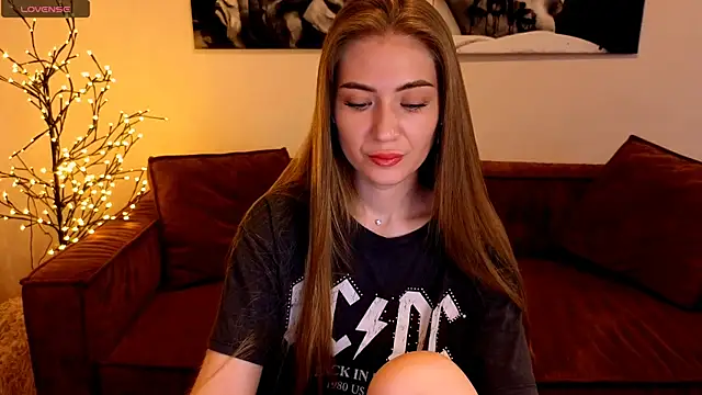 Adelyna Bird online show from July 9, 6:39 am