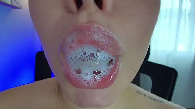 Snapshot of lisbet21x chatting on February 24, 10:03 pm lisbet21x online show from February 24, 10:03 pm