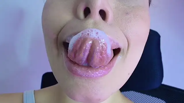 Snapshot of lisbet21x chatting on November 13, 3:55 pm lisbet21x online show from November 13, 3:55 pm