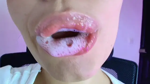 Snapshot of lisbet21x chatting on November 19, 10:10 pm lisbet21x online show from November 19, 10:10 pm