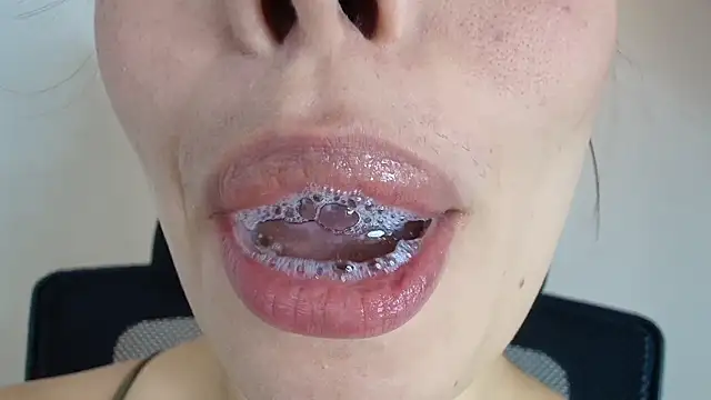 Snapshot of lisbet21x chatting on November 25, 3:23 pm lisbet21x online show from November 25, 3:23 pm