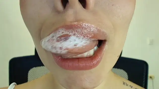 Snapshot of lisbet21x chatting on November 29, 8:12 pm lisbet21x online show from November 29, 8:12 pm