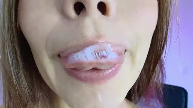 Snapshot of lisbet21x chatting on January 6, 3:27 pm lisbet21x online show from January 6, 3:27 pm