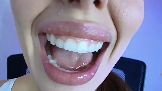 Snapshot of lisbet21x chatting on February 9, 3:05 pm lisbet21x online show from February 9, 3:05 pm