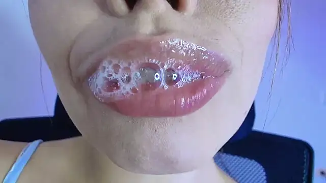 Snapshot of lisbet21x chatting on February 13, 8:27 pm lisbet21x online show from February 13, 8:27 pm