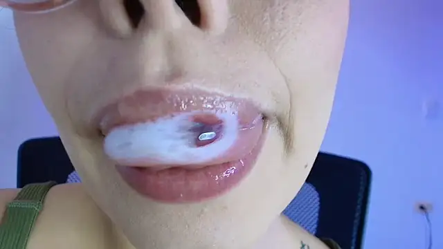 Snapshot of lisbet21x chatting on February 14, 2:14 pm lisbet21x online show from February 14, 2:14 pm