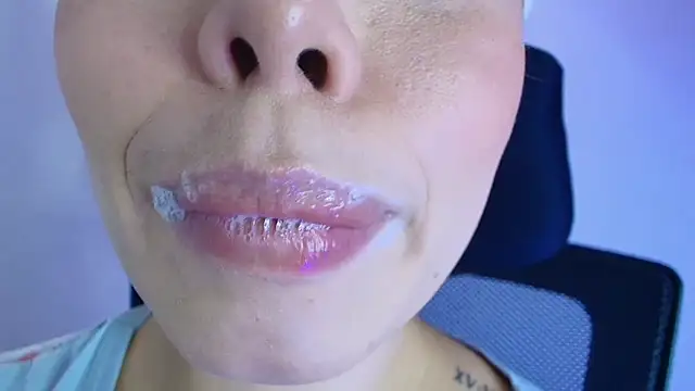 Snapshot of lisbet21x chatting on February 24, 8:18 pm lisbet21x online show from February 24, 8:18 pm