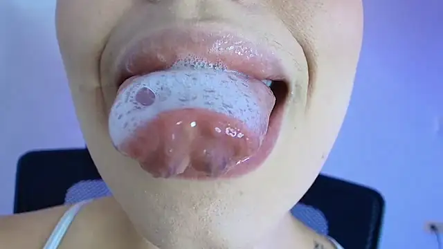 Snapshot of lisbet21x chatting on February 25, 8:18 pm lisbet21x online show from February 25, 8:18 pm