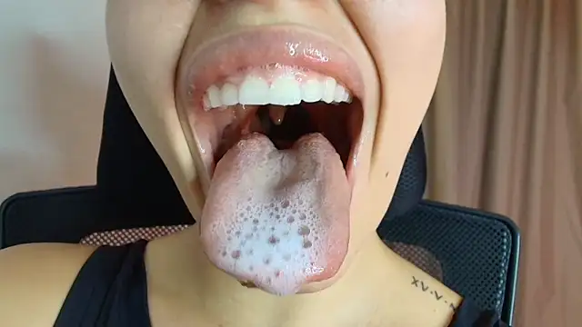 lisbet21x online show from March 30, 10:00 pm