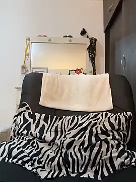 girl tatto13 online show from November 16, 11:32 pm