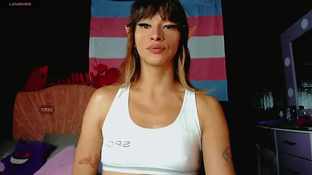 Summer XO online show from February 18, 7:52 pm