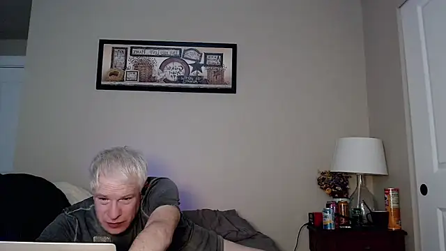 Snarfle82 online show from December 13, 7:53 pm