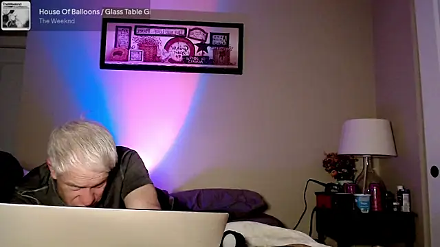 Snarfle82 online show from December 16, 9:47 am