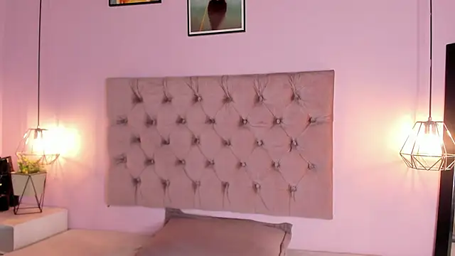 Snapshot of Zafiiraa chatting on January 11, 11:45 am Zafiiraa online show from January 11, 11:45 am