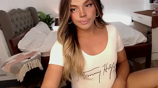 liaa lurrecams online show from January 24, 12:41 pm