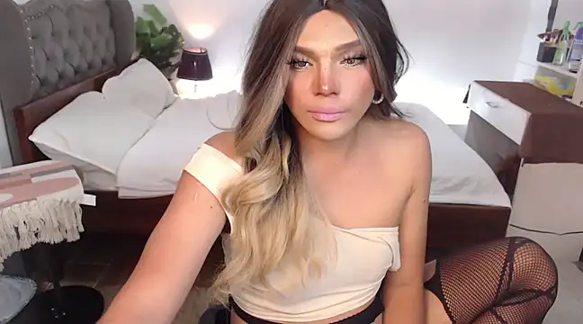 liaa lurrecams online show from February 23, 6:45 pm