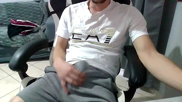 Snapshot of simoninside25 chatting on October 20, 4:07 pm simoninside25 online show from October 20, 4:07 pm