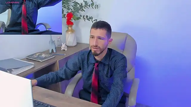 Snapshot of sam_bisex chatting on March 2, 11:00 pm sam bisex online show from March 2, 11:00 pm